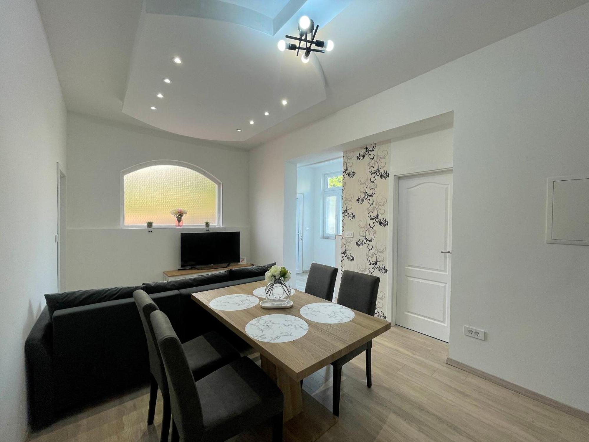 Apartments Filip ツリクヴェニツァ エクステリア 写真